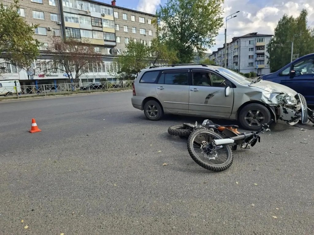 В Горно-Алтайске подросток без прав попал в ДТП на мотоцикле отца
