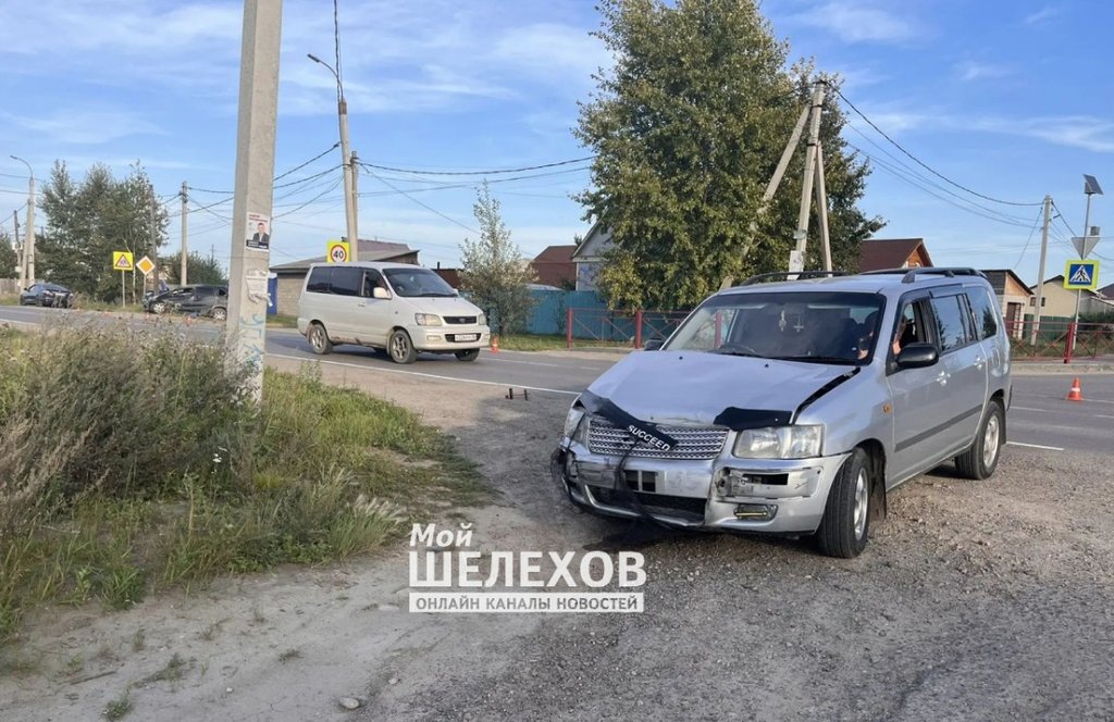 «Родился в рубашке»: в Иркутской области автомобиль перевернулся и едва не сбил ребенка