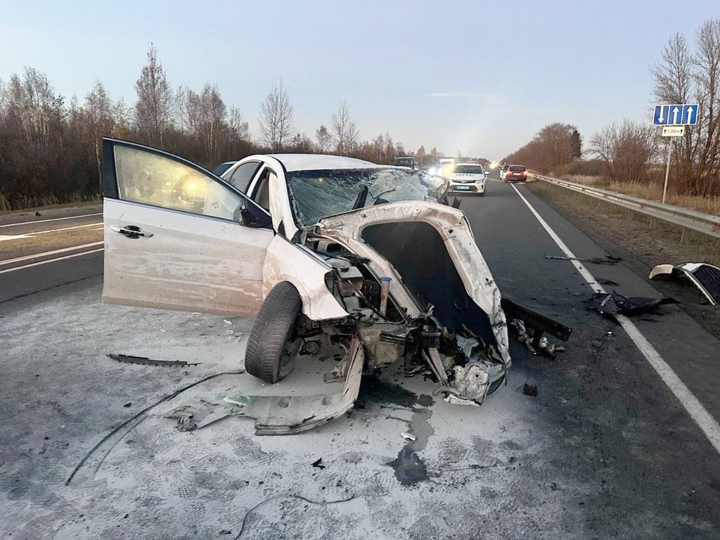 &laquo;Гнал пьяным через сплошную на скорости 190 км/ч&raquo;: в Новгородской области судят виновника гибели семьи