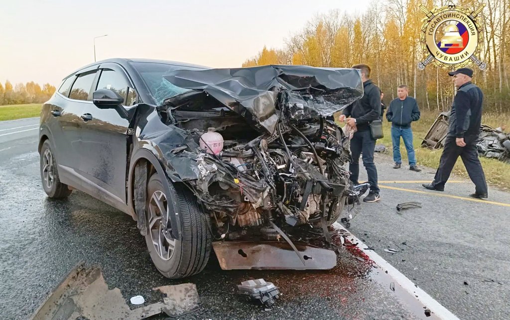 «Возвращались домой после учебы»: четверо студентов погибли в ДТП на трассе в Чувашии