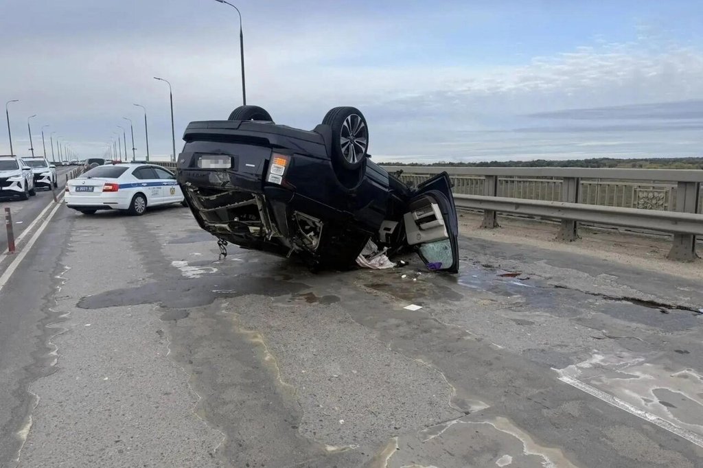 Лихач на Range Rover устроил массовое ДТП на Солотчинском мосту в Рязани: погибли два человека