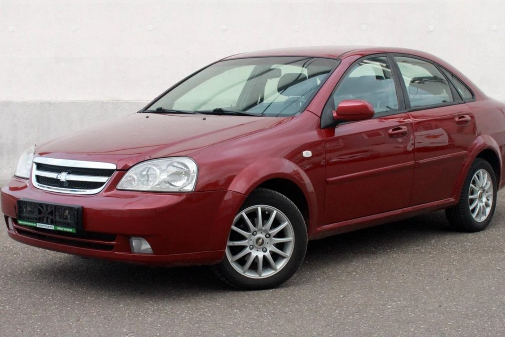 Chevrolet Lacetti за 300 тысяч: можно ли найти живой экземпляр и на что обратить внимание перед покупкой